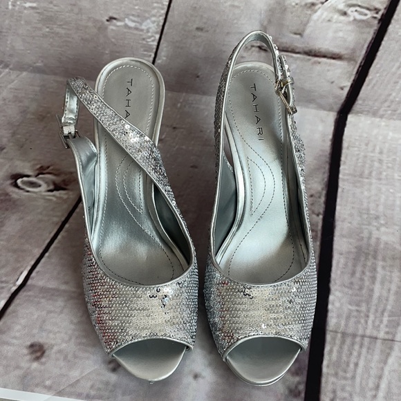 Tahari sequin silver heels in 7.5 - Picture 6 of 15